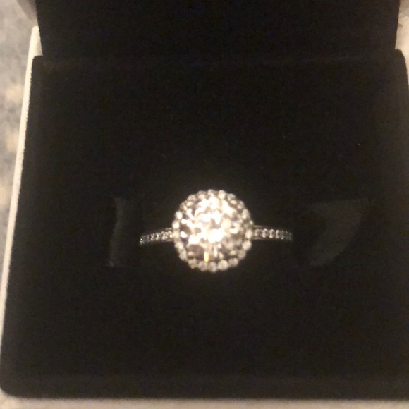 Pandora Jewelry - Pandora Classic Elegance